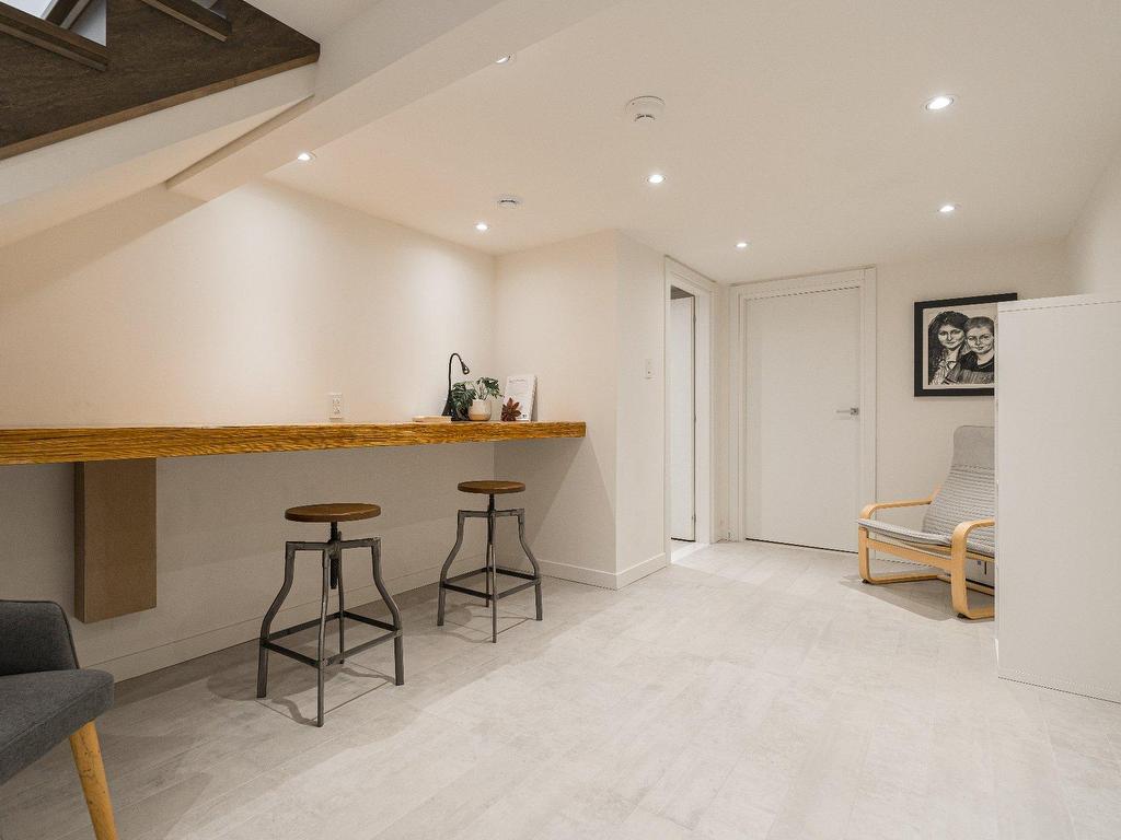 









159


Ch. du Bord-du-Lac-Lakeshore

,
Pointe-Claire,




QC
H9S4J9

