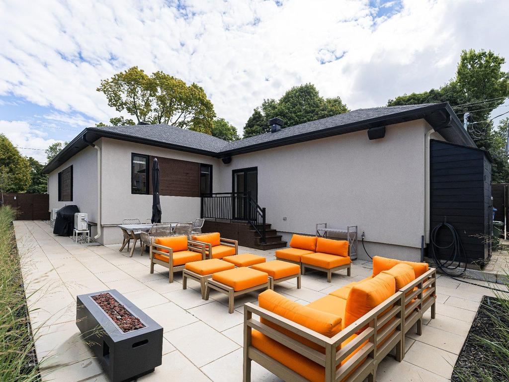 









159


Ch. du Bord-du-Lac-Lakeshore

,
Pointe-Claire,




QC
H9S4J9

