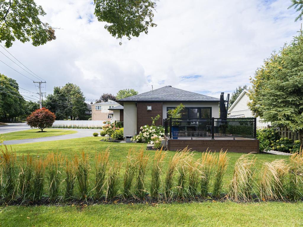 









159


Ch. du Bord-du-Lac-Lakeshore

,
Pointe-Claire,




QC
H9S4J9

