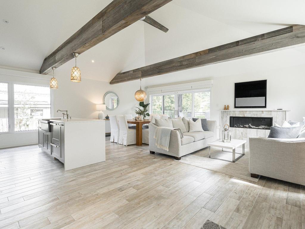 









159


Ch. du Bord-du-Lac-Lakeshore

,
Pointe-Claire,




QC
H9S4J9

