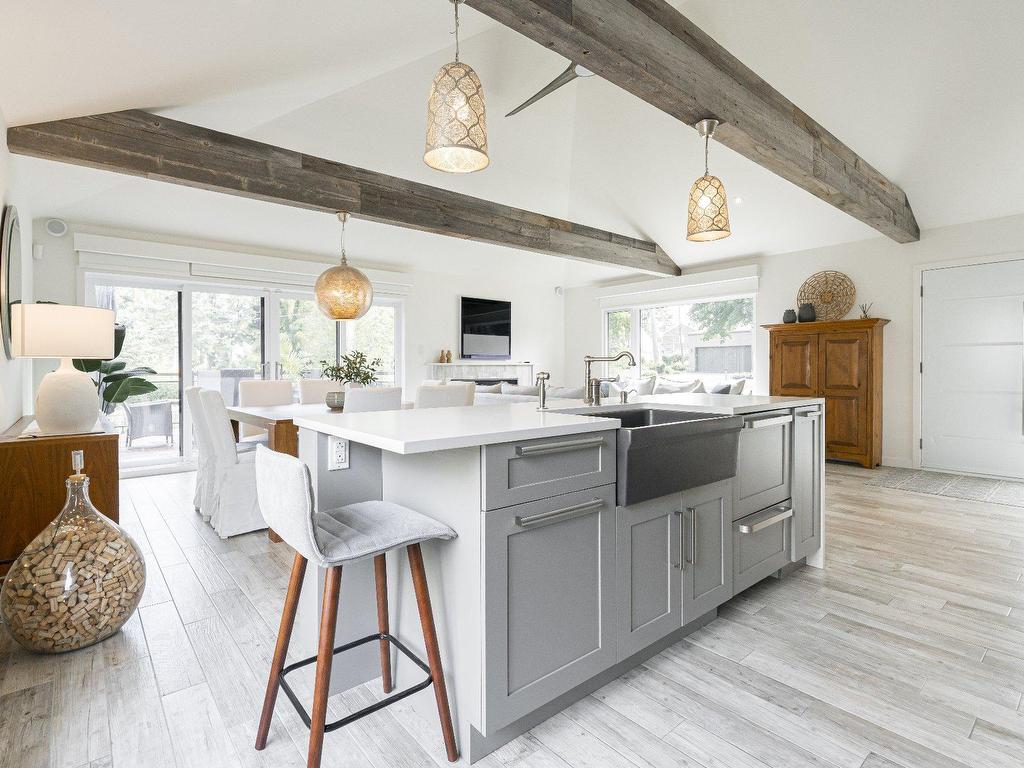 









159


Ch. du Bord-du-Lac-Lakeshore

,
Pointe-Claire,




QC
H9S4J9

