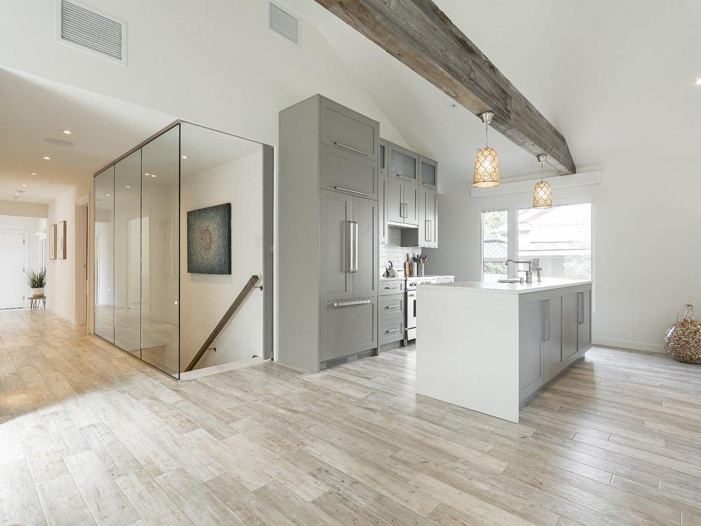 









159


Ch. du Bord-du-Lac-Lakeshore

,
Pointe-Claire,




QC
H9S4J9

