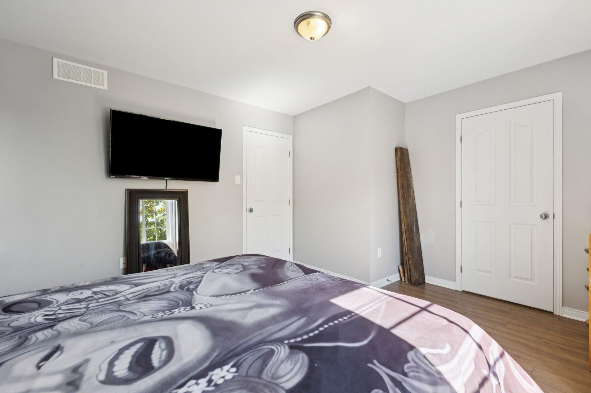 









96


Rue Scullion

,
Gatineau (Buckingham),




QC
J8L3X4

