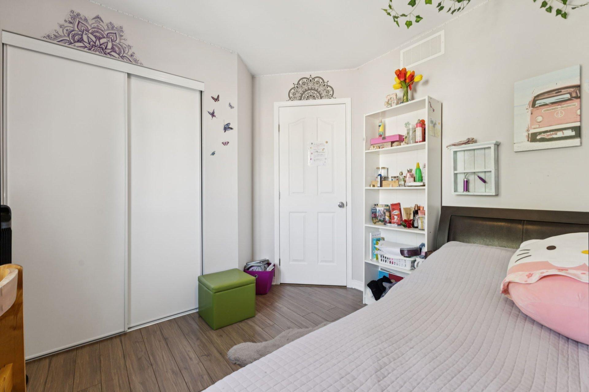 









96


Rue Scullion

,
Gatineau (Buckingham),




QC
J8L3X4

