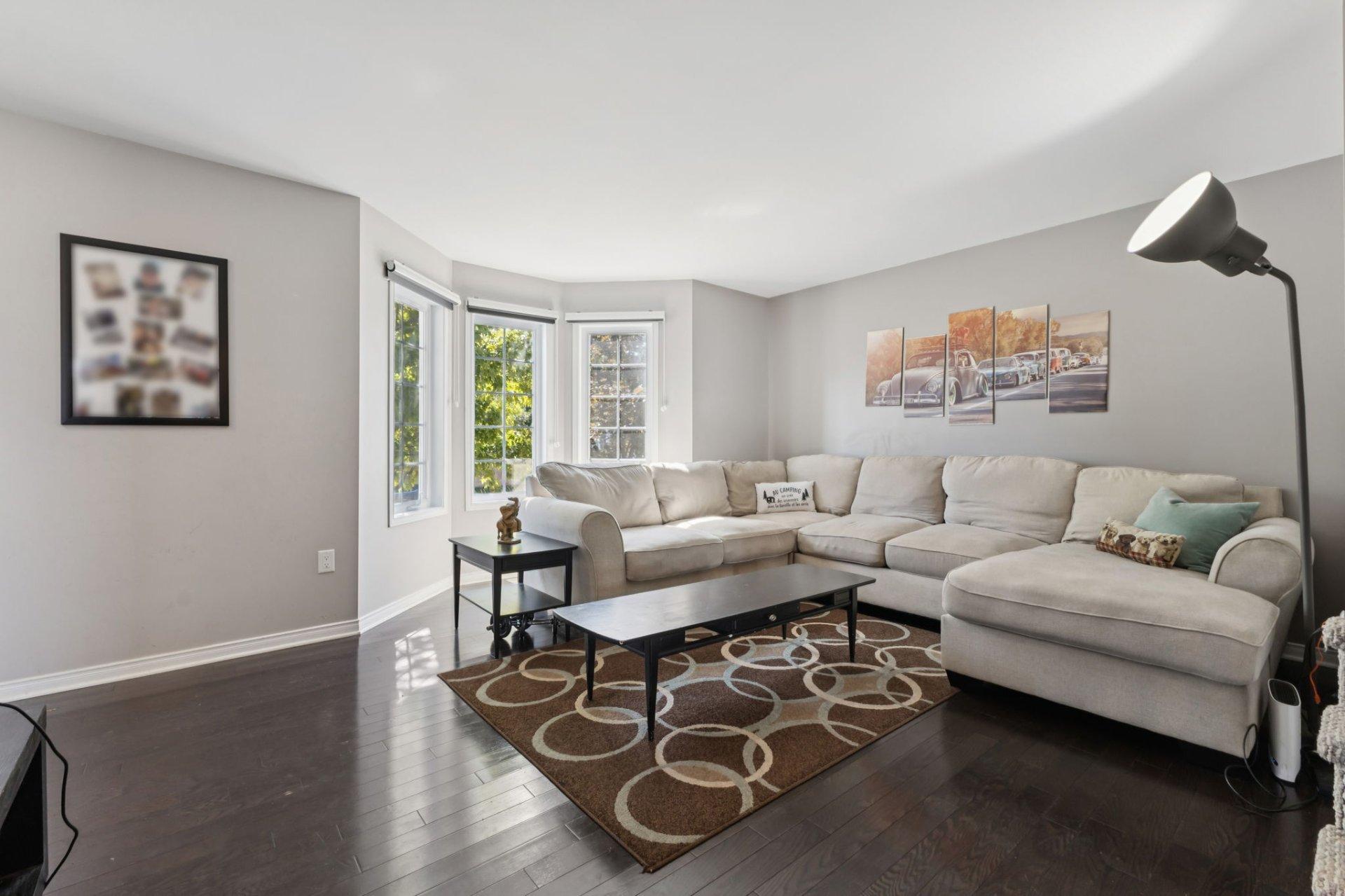 









96


Rue Scullion

,
Gatineau (Buckingham),




QC
J8L3X4

