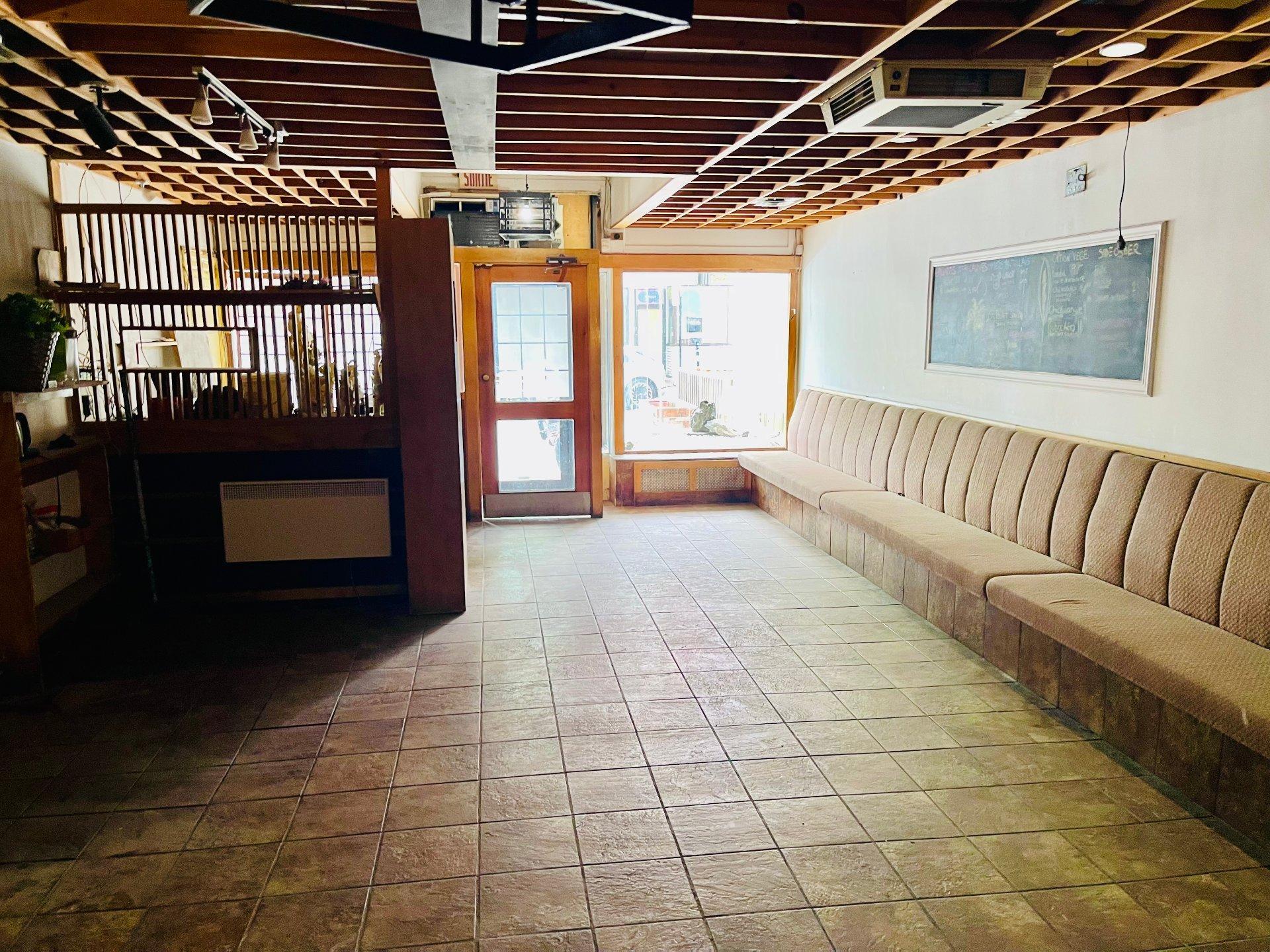 









1439


Rue Atateken

,
Montréal (Ville-Marie),




QC
H2L3L2

