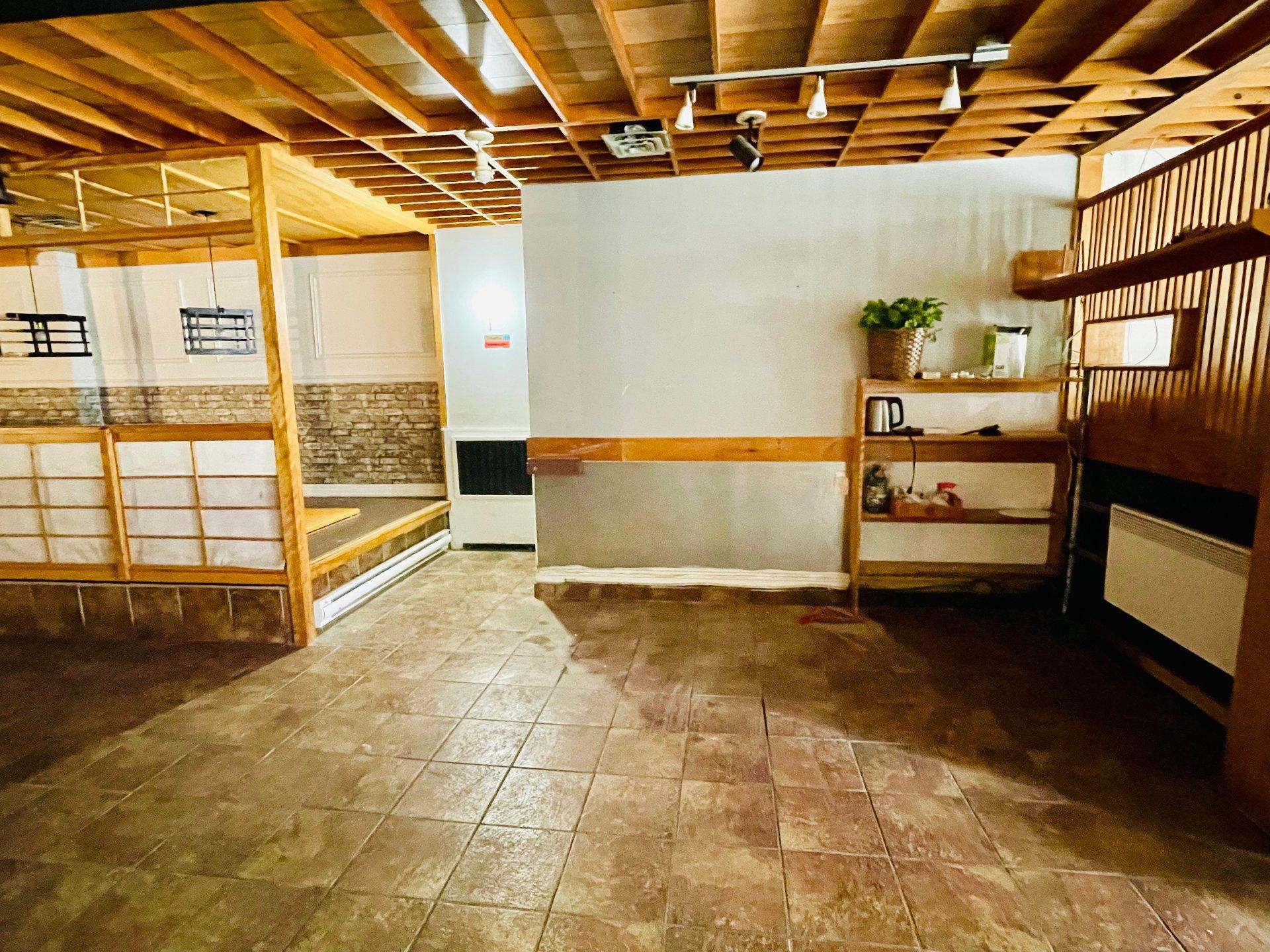 









1439


Rue Atateken

,
Montréal (Ville-Marie),




QC
H2L3L2

