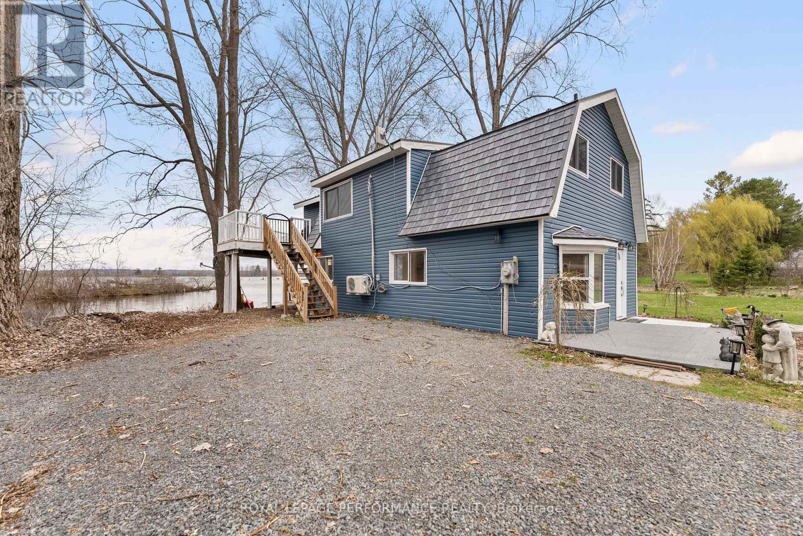 












1930 SUNBURY ROAD

,
Frontenac (Frontenac South),




Ontario
K0H1X0

