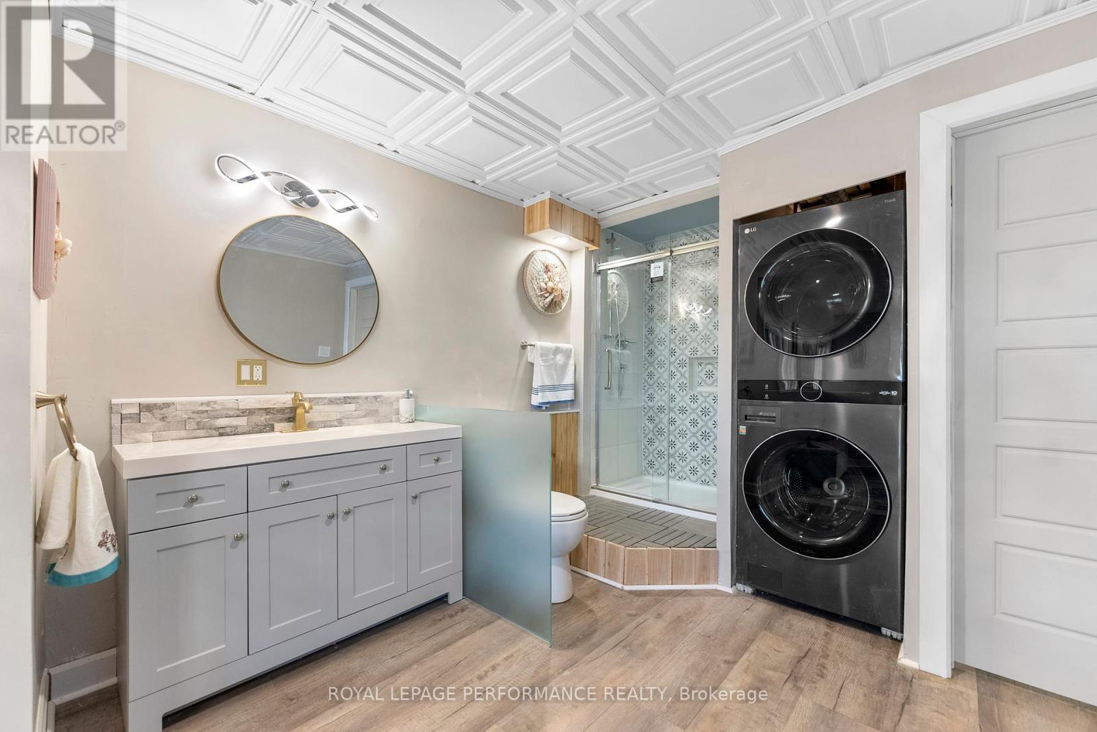 












1930 SUNBURY ROAD

,
Frontenac (Frontenac South),




Ontario
K0H1X0

