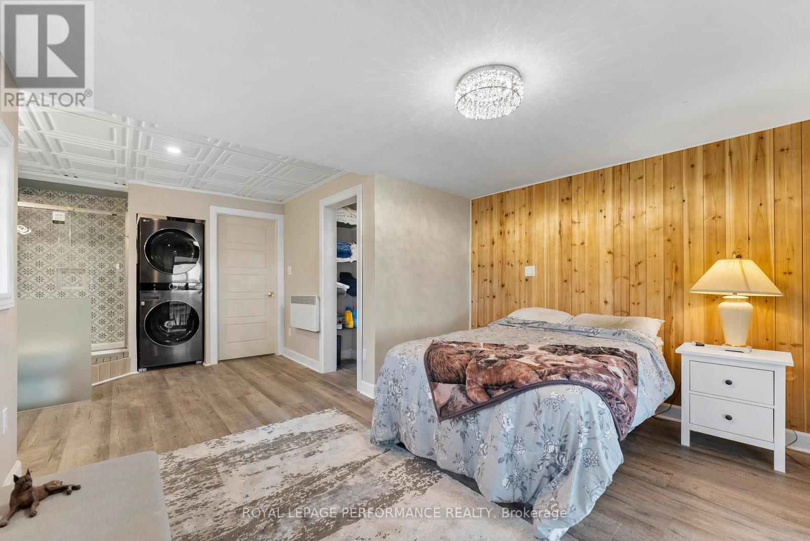 












1930 SUNBURY ROAD

,
Frontenac (Frontenac South),




Ontario
K0H1X0

