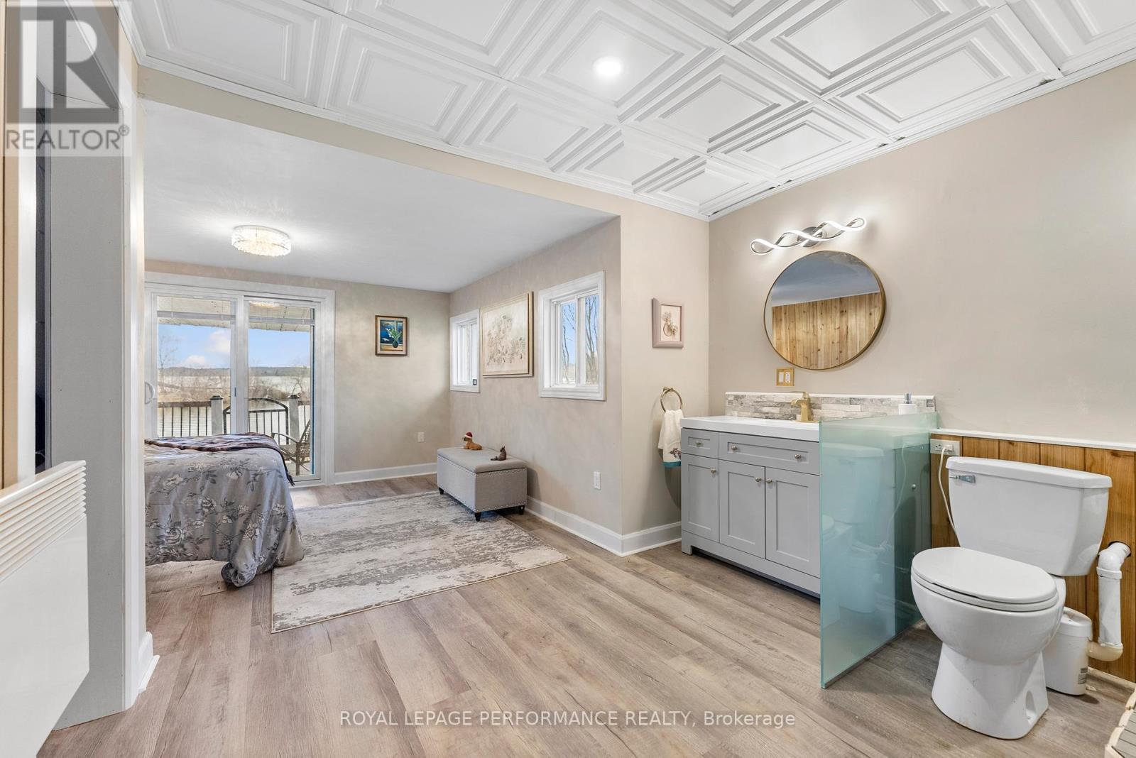 












1930 SUNBURY ROAD

,
Frontenac (Frontenac South),




Ontario
K0H1X0

