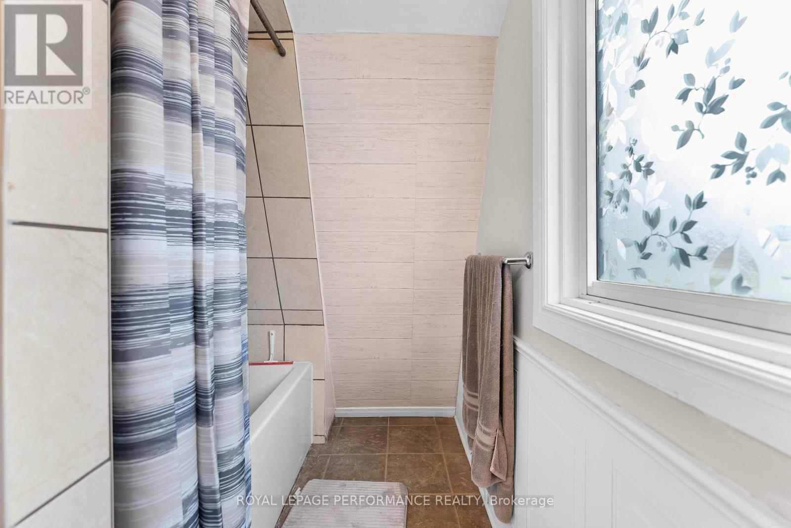 












1930 SUNBURY ROAD

,
Frontenac (Frontenac South),




Ontario
K0H1X0

