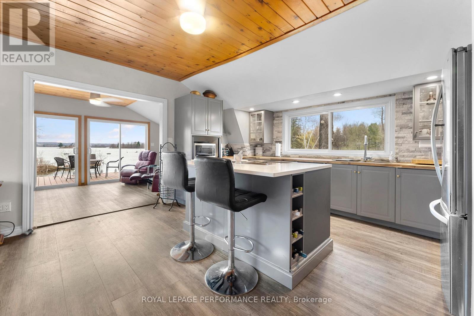 












1930 SUNBURY ROAD

,
Frontenac (Frontenac South),




Ontario
K0H1X0

