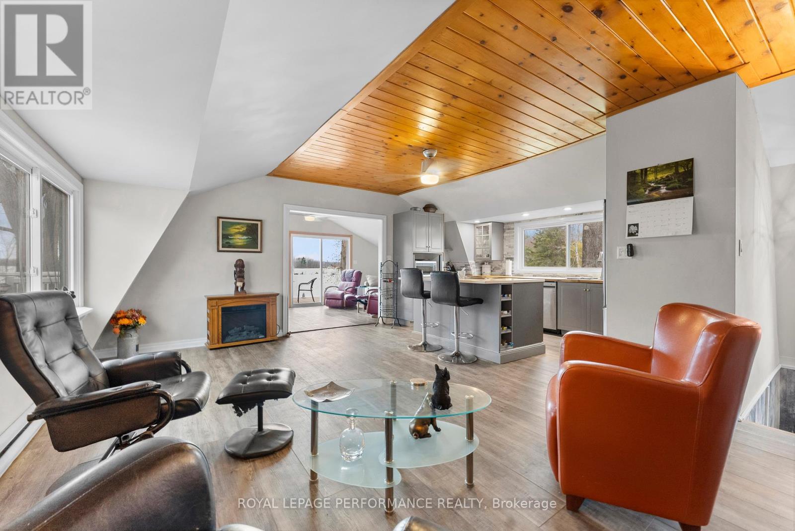 












1930 SUNBURY ROAD

,
Frontenac (Frontenac South),




Ontario
K0H1X0

