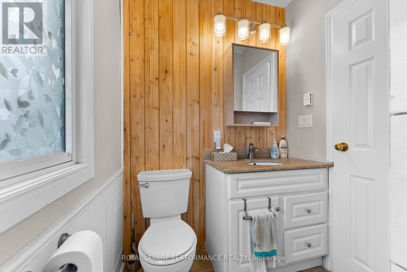 












1930 SUNBURY ROAD

,
Frontenac (Frontenac South),




Ontario
K0H1X0

