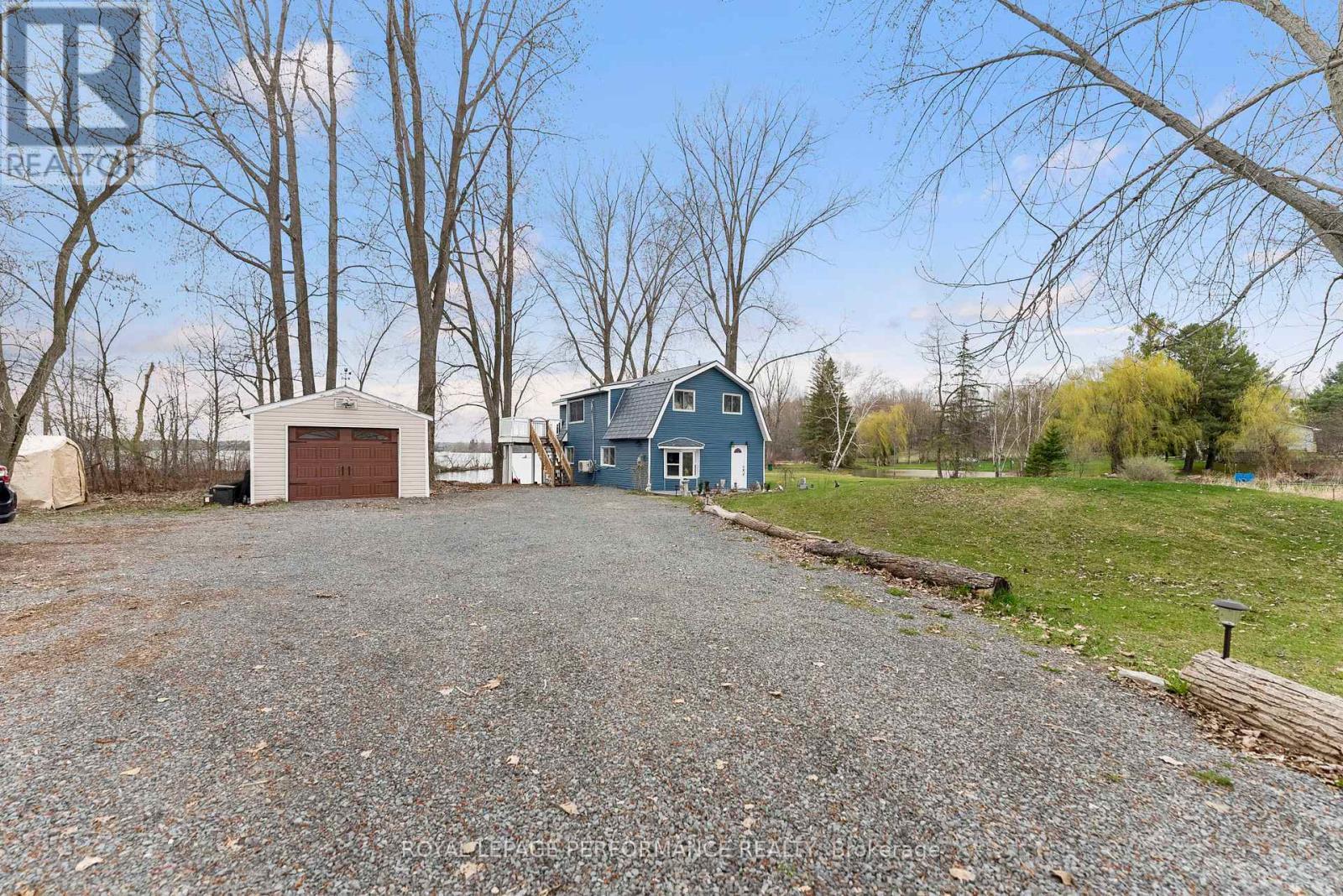 












1930 SUNBURY ROAD

,
Frontenac (Frontenac South),




Ontario
K0H1X0

