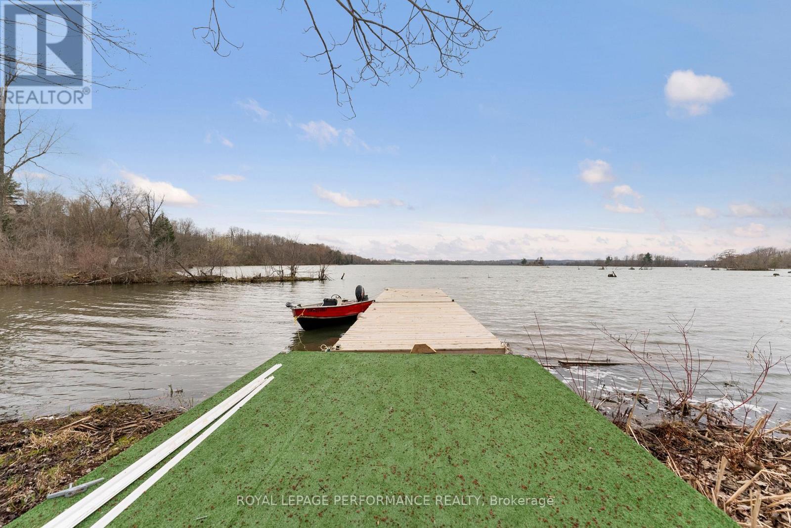 












1930 SUNBURY ROAD

,
Frontenac (Frontenac South),




Ontario
K0H1X0

