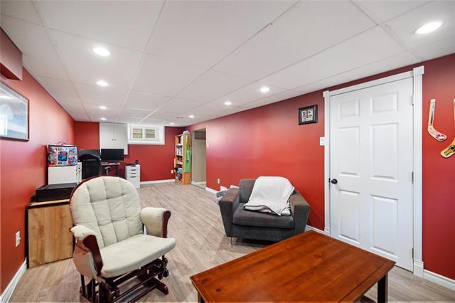 









1082


Sherburn

ST,
Winnipeg,




MB
R3E 2M9

