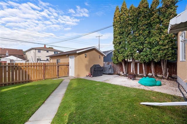 









1082


Sherburn

ST,
Winnipeg,




MB
R3E 2M9

