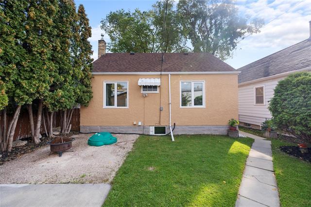 









1082


Sherburn

ST,
Winnipeg,




MB
R3E 2M9

