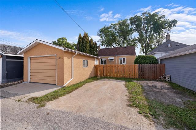 









1082


Sherburn

ST,
Winnipeg,




MB
R3E 2M9

