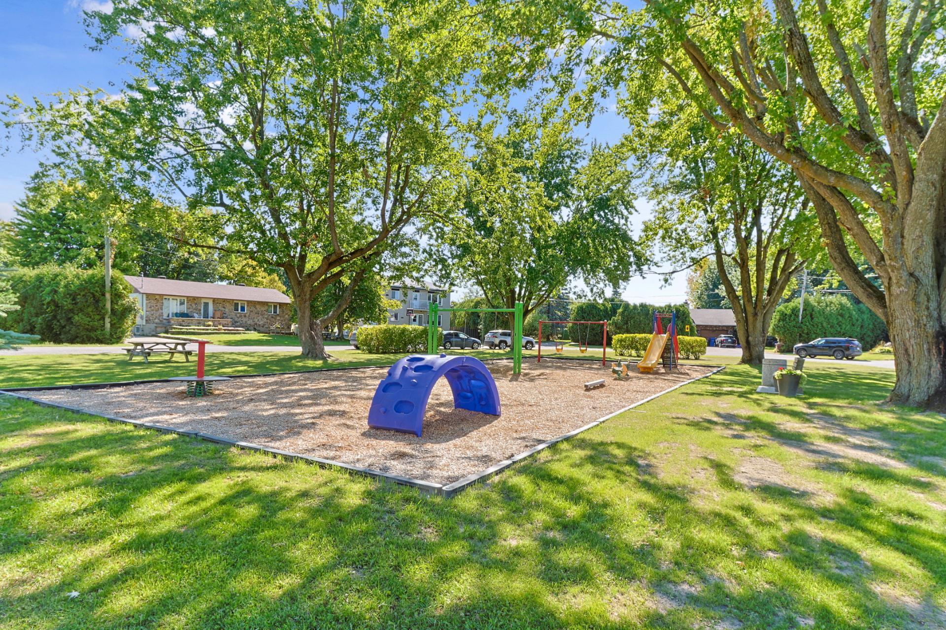 









289

 - 291


Rue du Parc

,
Saint-Clet,




QC
J0P1S0

