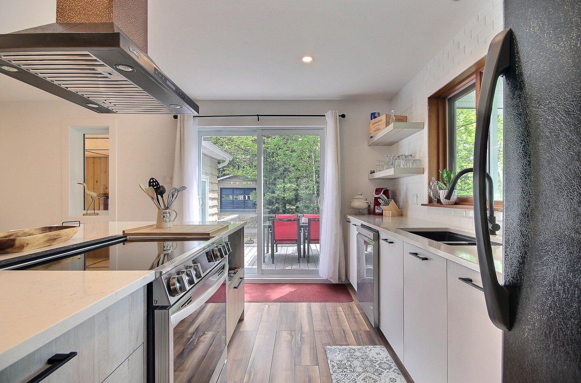 









2945


Ch. du Village

,
Saint-Adolphe-d'Howard,




QC
J0T2B0

