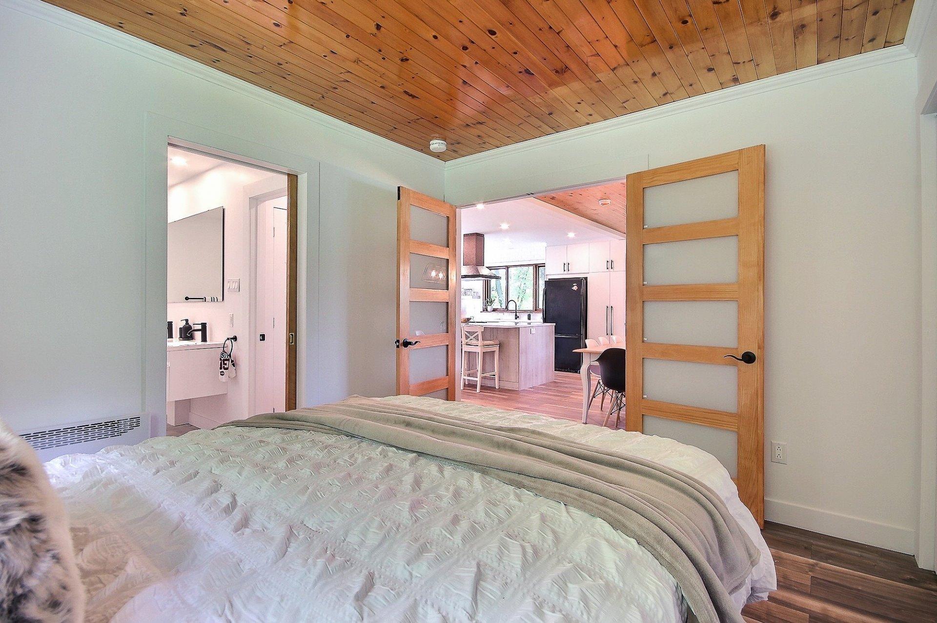 









2945


Ch. du Village

,
Saint-Adolphe-d'Howard,




QC
J0T2B0


