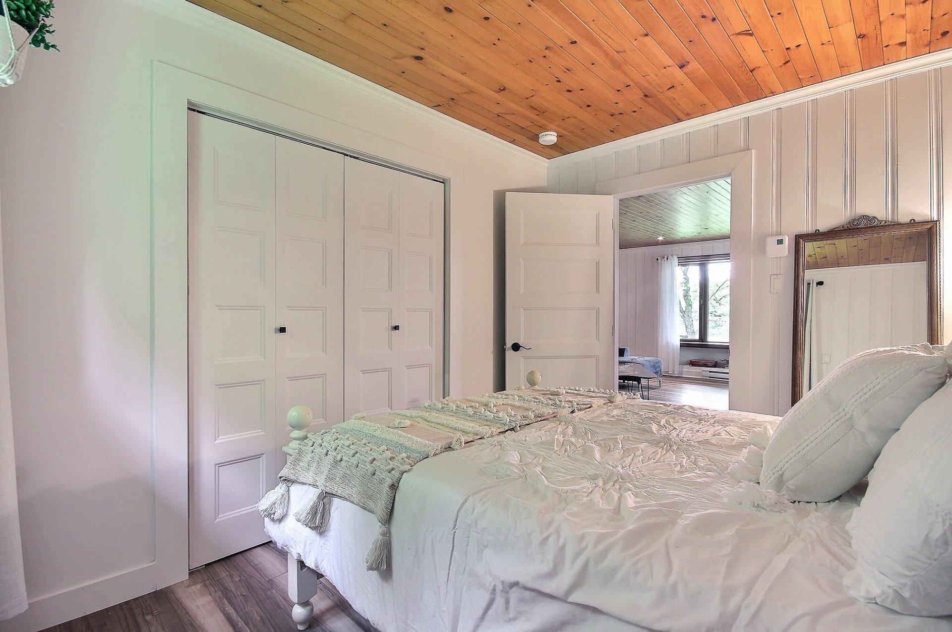 









2945


Ch. du Village

,
Saint-Adolphe-d'Howard,




QC
J0T2B0

