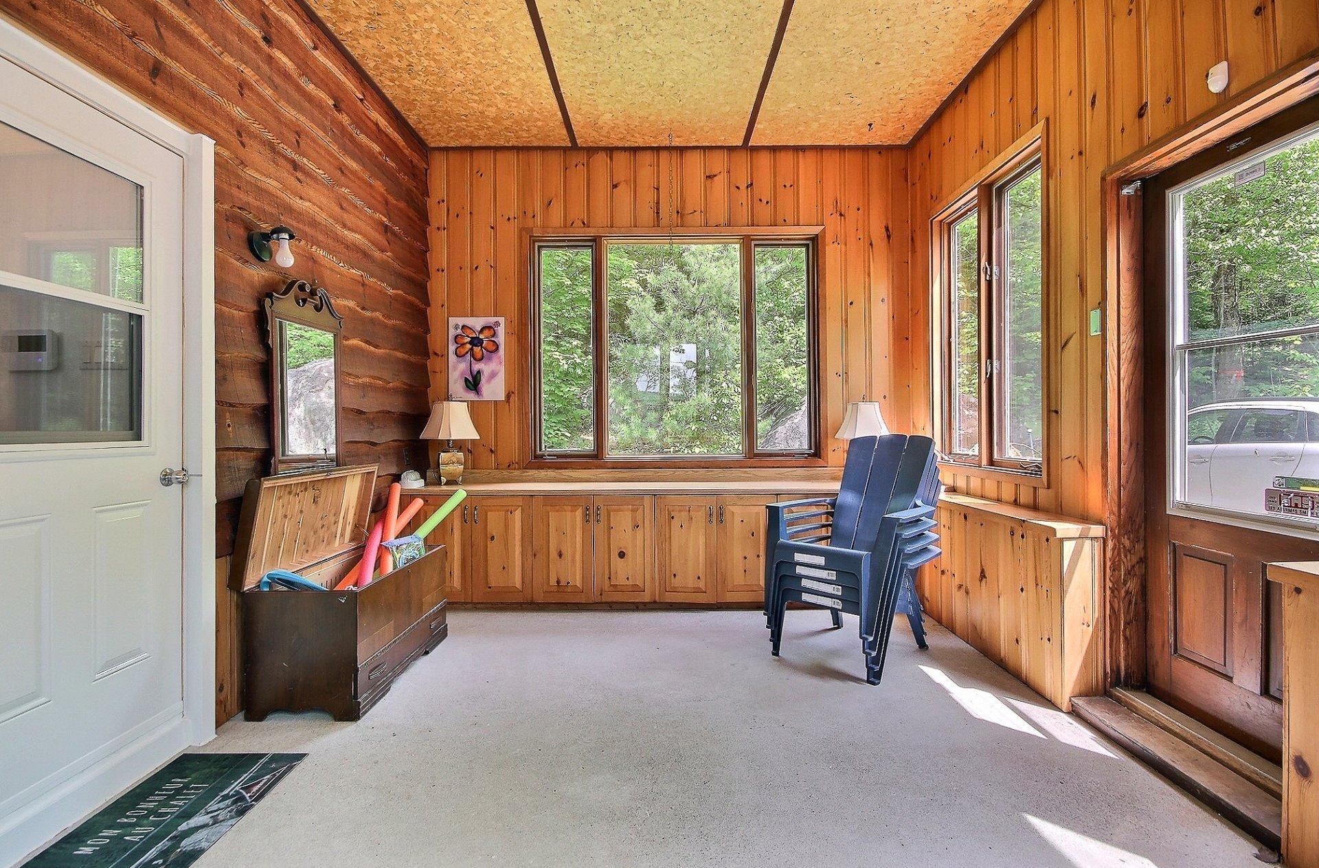 









2945


Ch. du Village

,
Saint-Adolphe-d'Howard,




QC
J0T2B0

