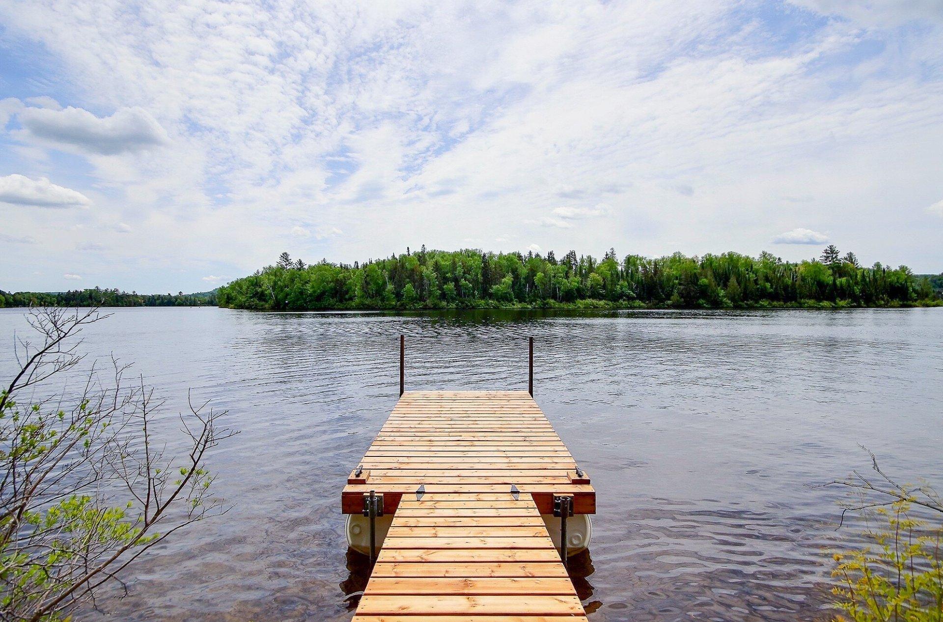









2945


Ch. du Village

,
Saint-Adolphe-d'Howard,




QC
J0T2B0

