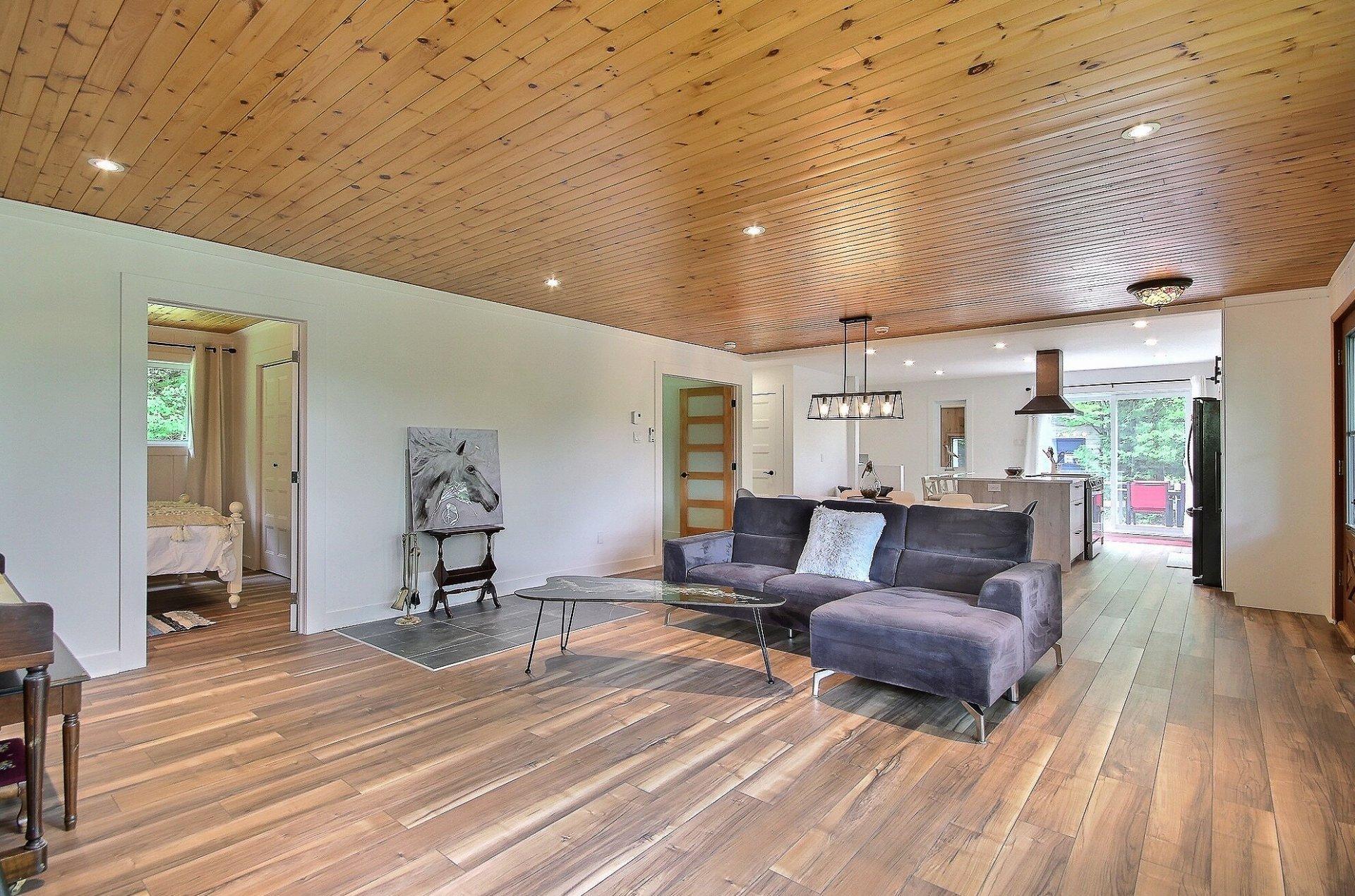 









2945


Ch. du Village

,
Saint-Adolphe-d'Howard,




QC
J0T2B0

