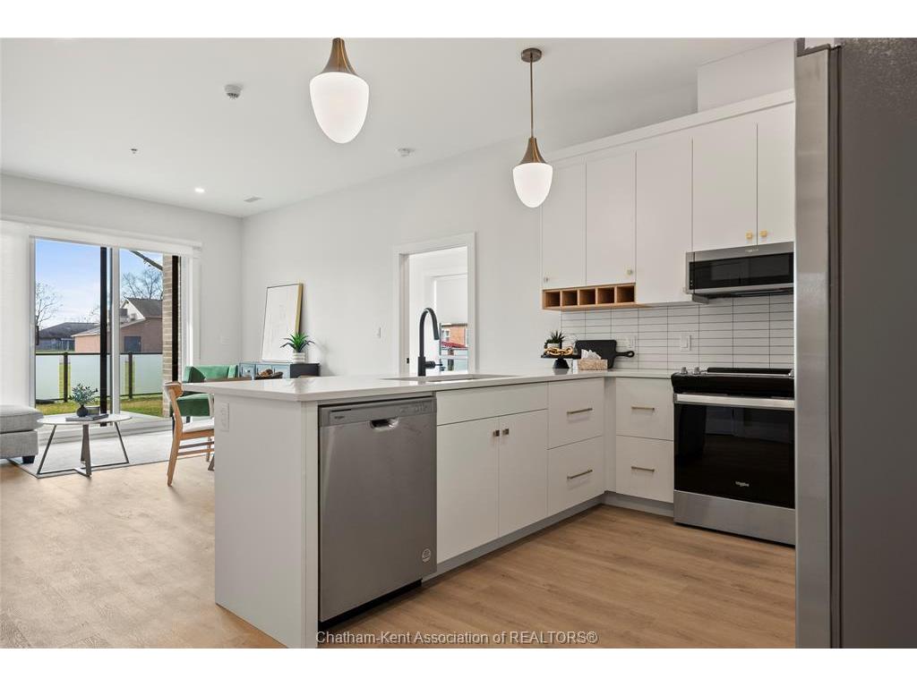 









364


Grand

Avenue East, 512,
Chatham,




ON
N7L 1W6

