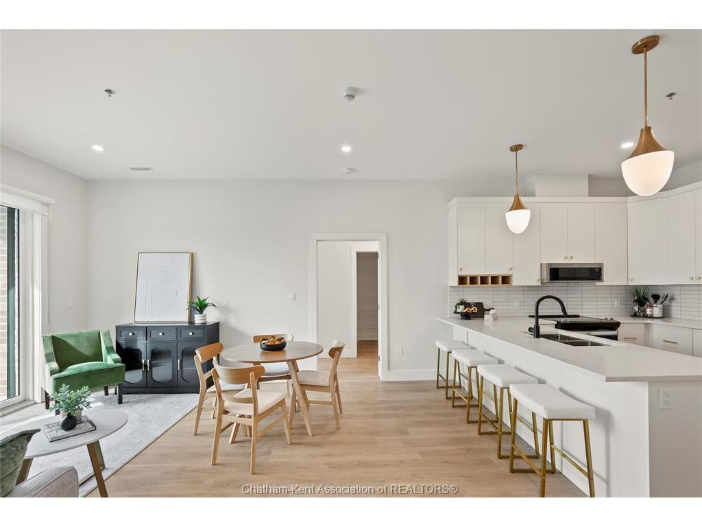 









364


Grand

Avenue East, 512,
Chatham,




ON
N7L 1W6

