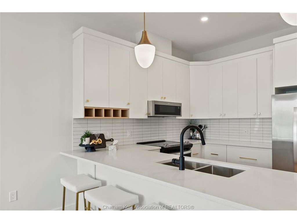 









364


Grand

Avenue East, 512,
Chatham,




ON
N7L 1W6

