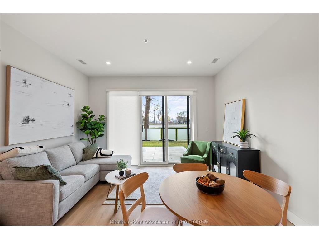 









364


Grand

Avenue East, 512,
Chatham,




ON
N7L 1W6

