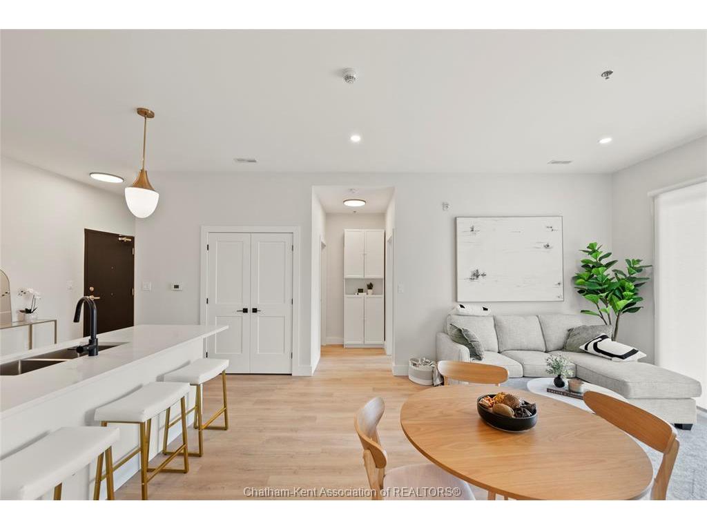 









364


Grand

Avenue East, 512,
Chatham,




ON
N7L 1W6

