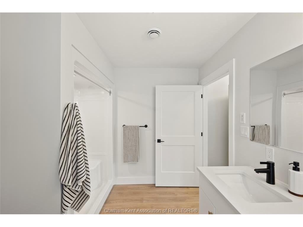 









364


Grand

Avenue East, 512,
Chatham,




ON
N7L 1W6

