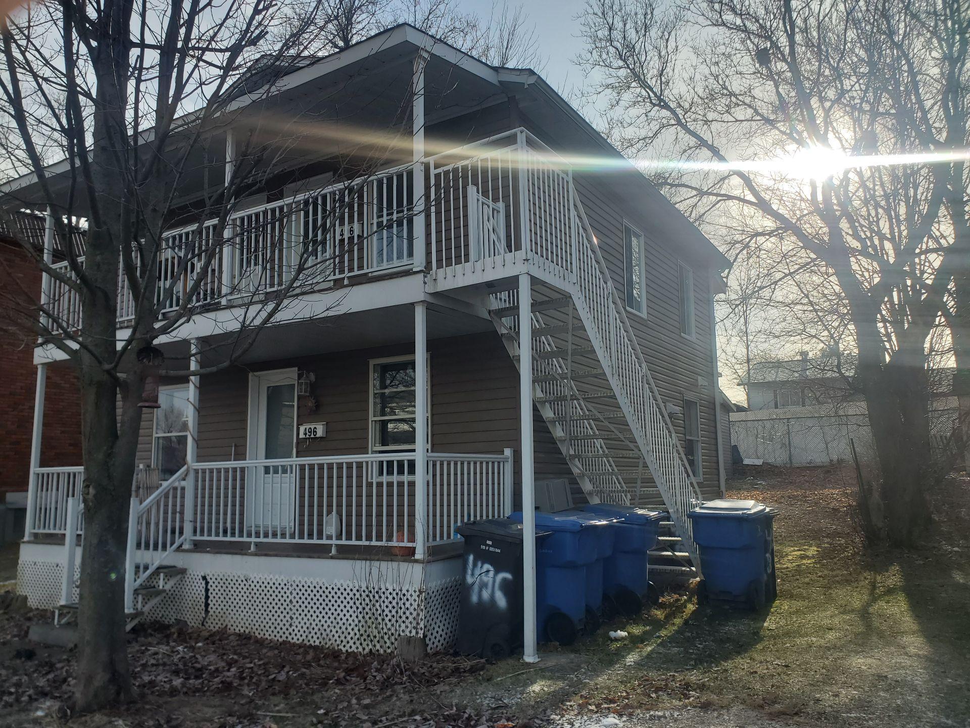 









496


Rue Latour

,
Saint-Jérôme,




QC
J6Z1H8

