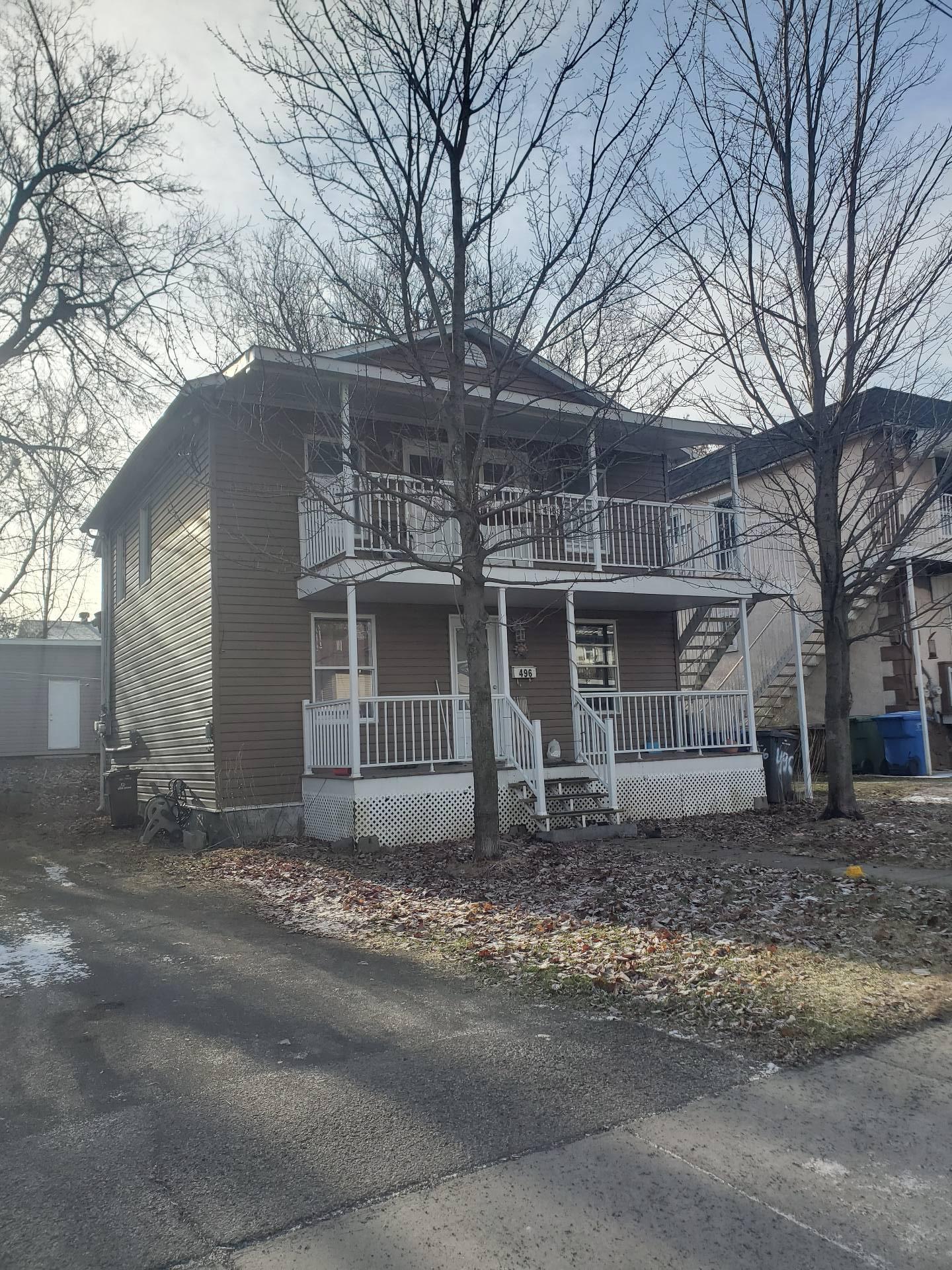 









496


Rue Latour

,
Saint-Jérôme,




QC
J6Z1H8

