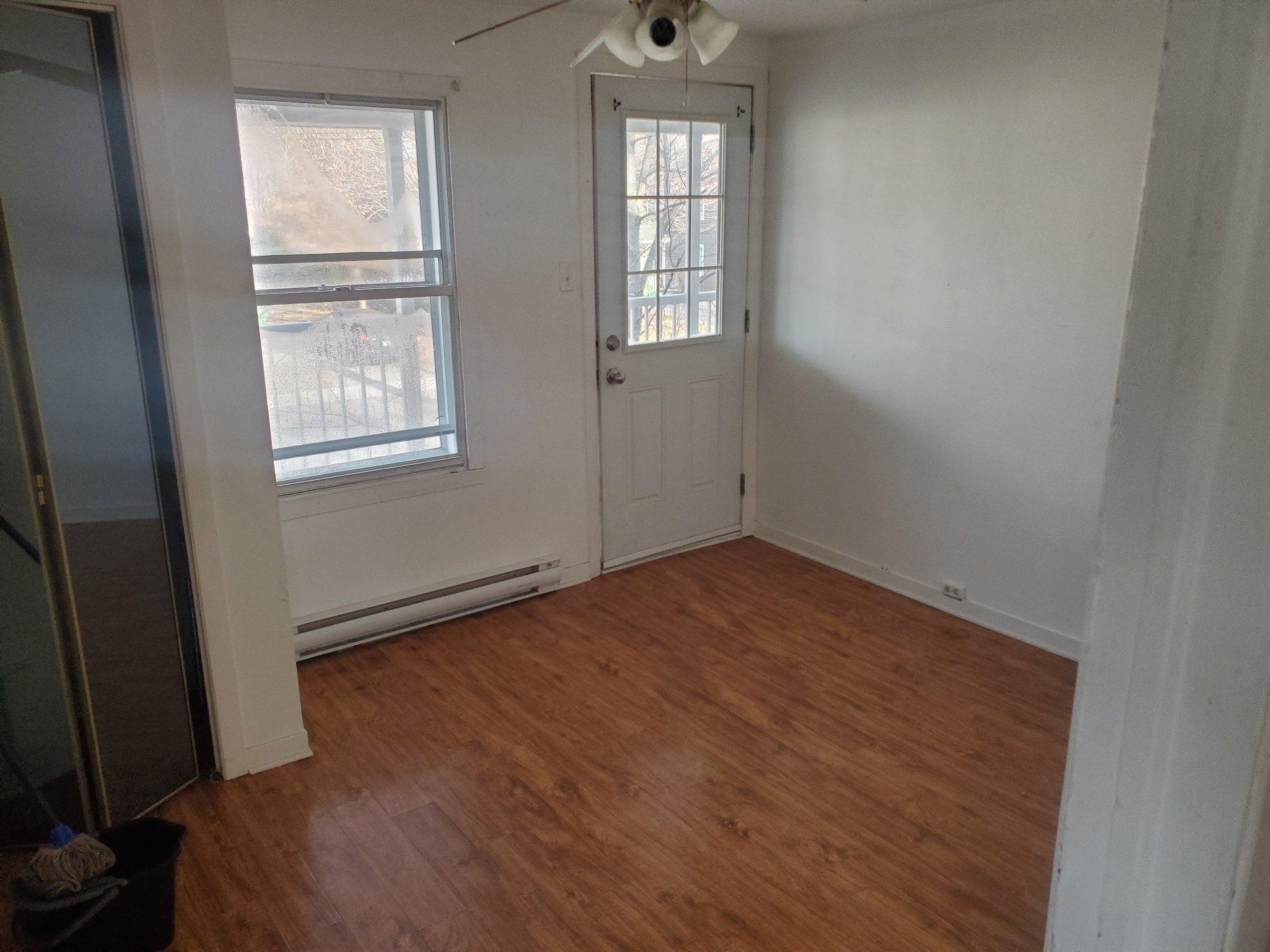 









496


Rue Latour

,
Saint-Jérôme,




QC
J6Z1H8

