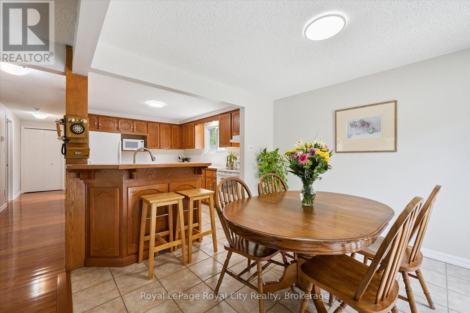 












101 LANDREX BOULEVARD

,
Guelph/Eramosa (Rockwood),




Ontario
N0B2K0

