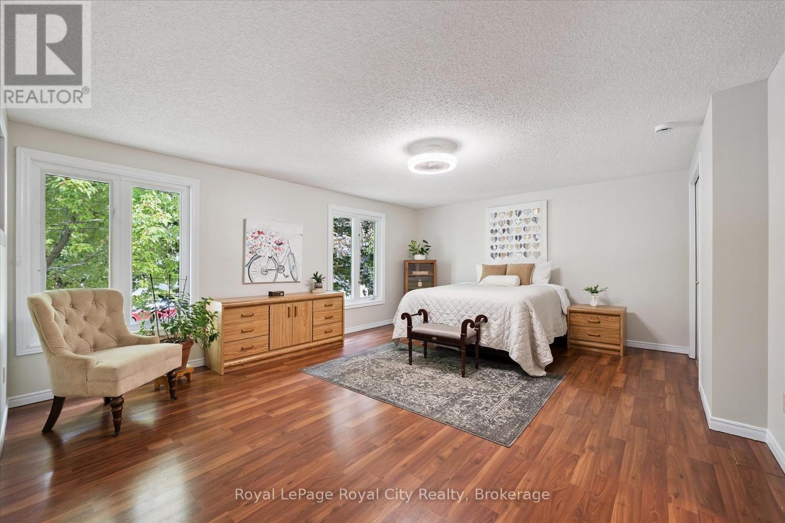 












101 LANDREX BOULEVARD

,
Guelph/Eramosa (Rockwood),




Ontario
N0B2K0

