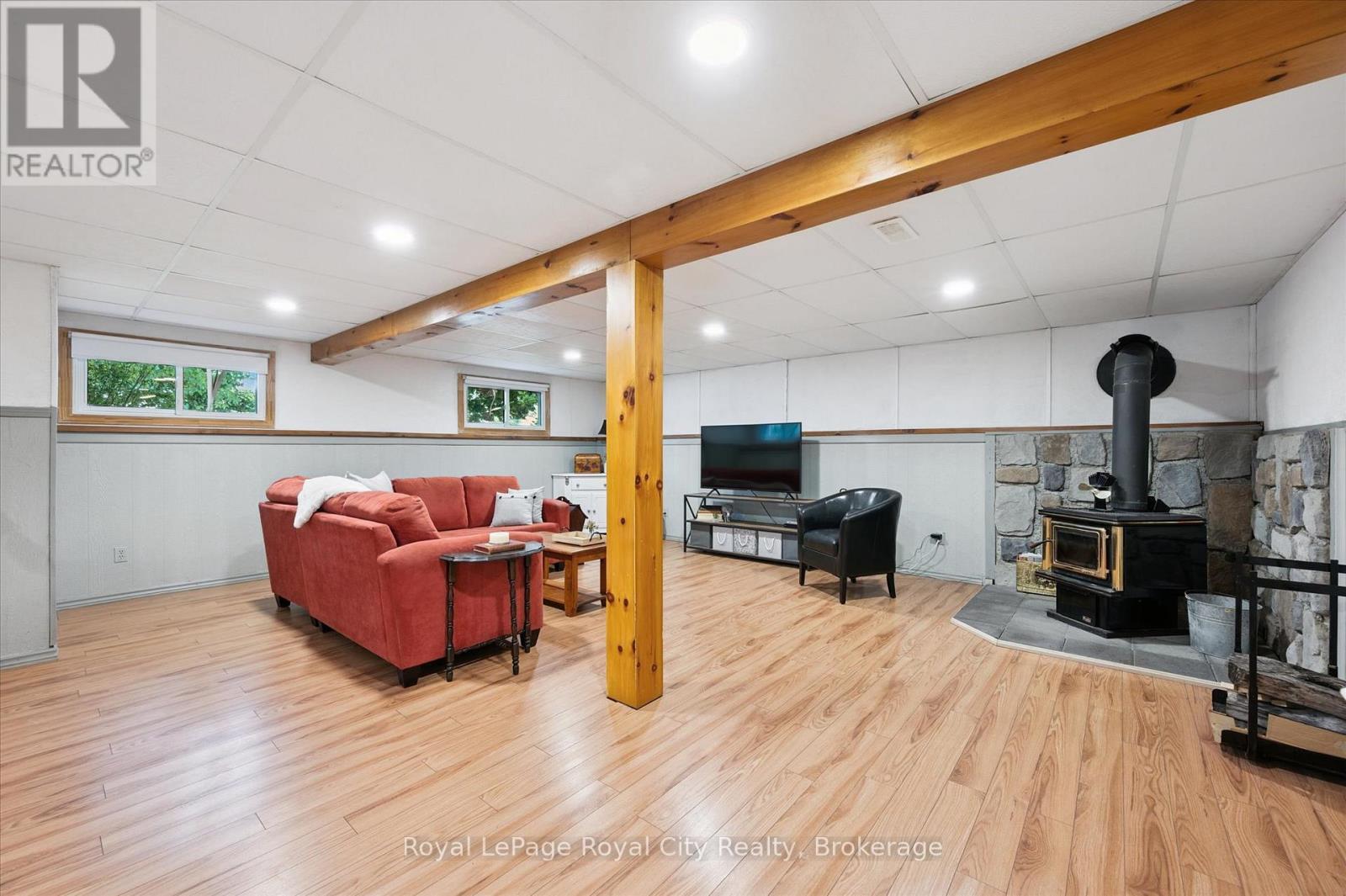 












101 LANDREX BOULEVARD

,
Guelph/Eramosa (Rockwood),




Ontario
N0B2K0

