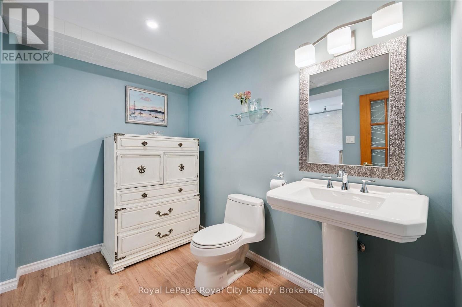 












101 LANDREX BOULEVARD

,
Guelph/Eramosa (Rockwood),




Ontario
N0B2K0

