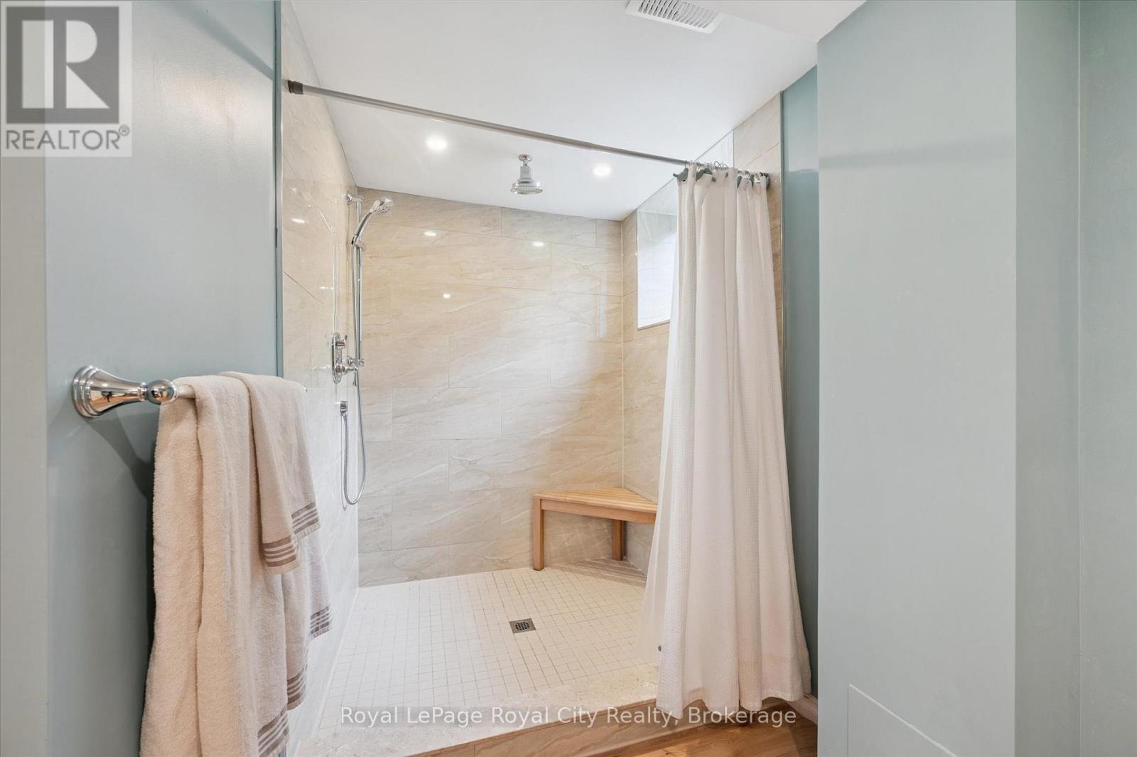 












101 LANDREX BOULEVARD

,
Guelph/Eramosa (Rockwood),




Ontario
N0B2K0

