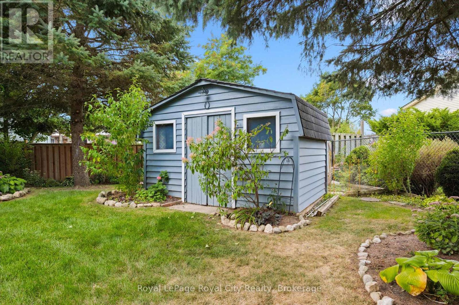












101 LANDREX BOULEVARD

,
Guelph/Eramosa (Rockwood),




Ontario
N0B2K0

