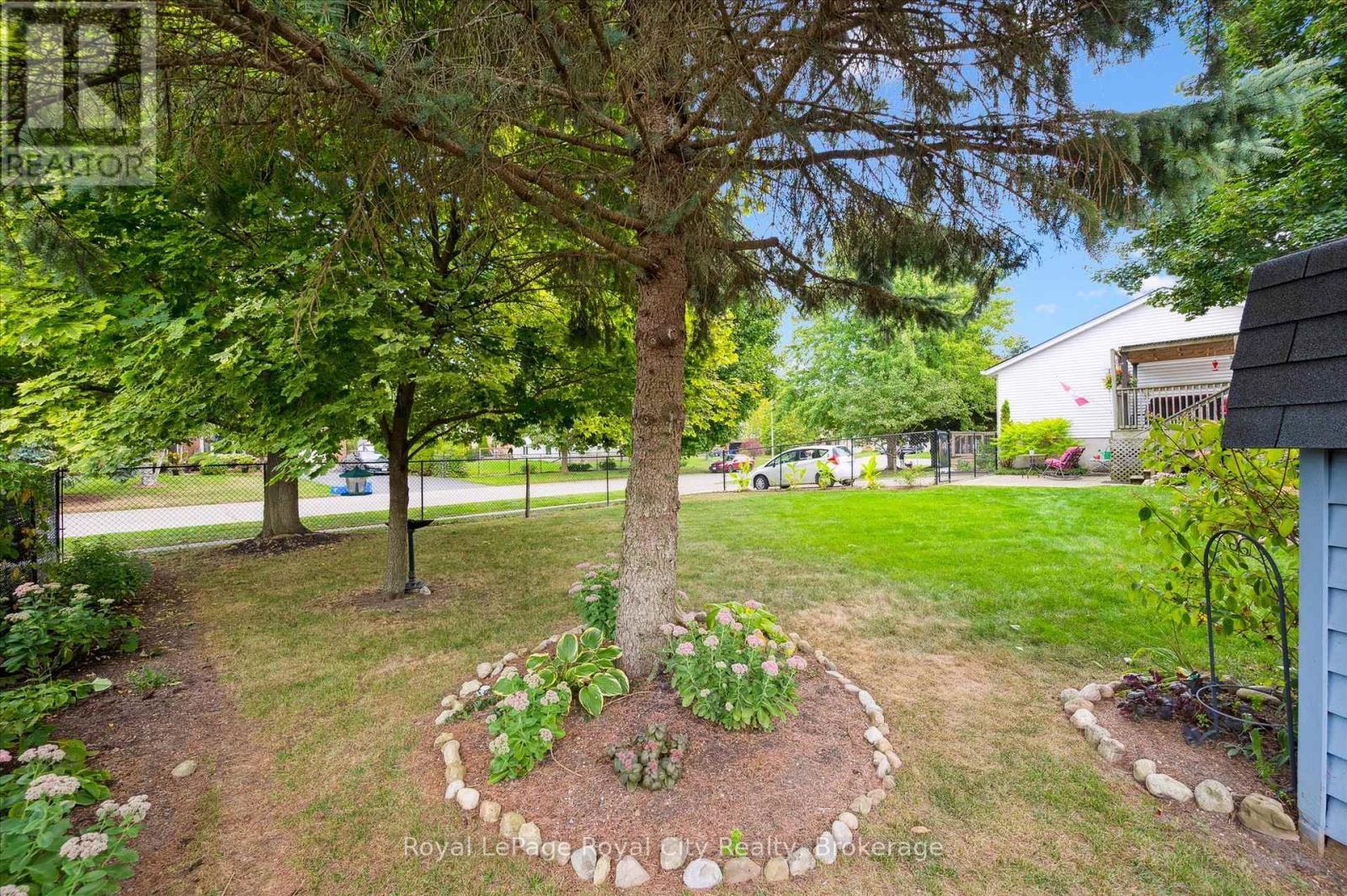 












101 LANDREX BOULEVARD

,
Guelph/Eramosa (Rockwood),




Ontario
N0B2K0

