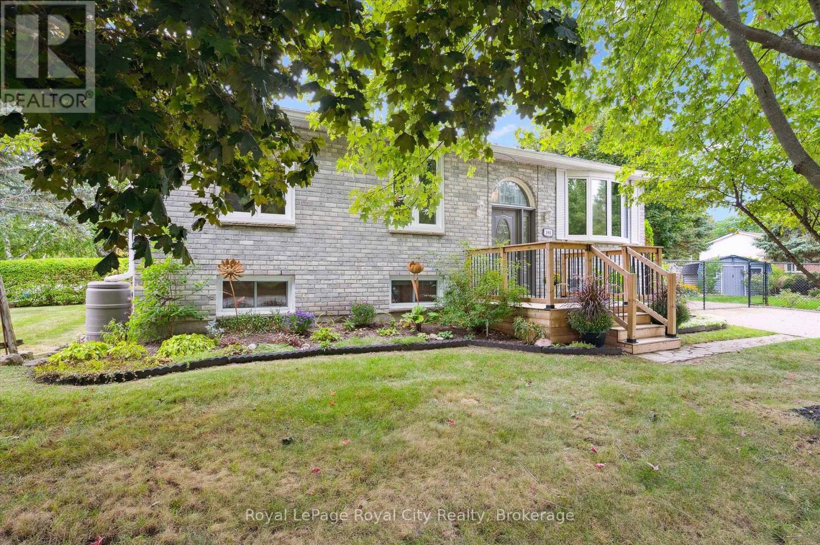 












101 LANDREX BOULEVARD

,
Guelph/Eramosa (Rockwood),




Ontario
N0B2K0

