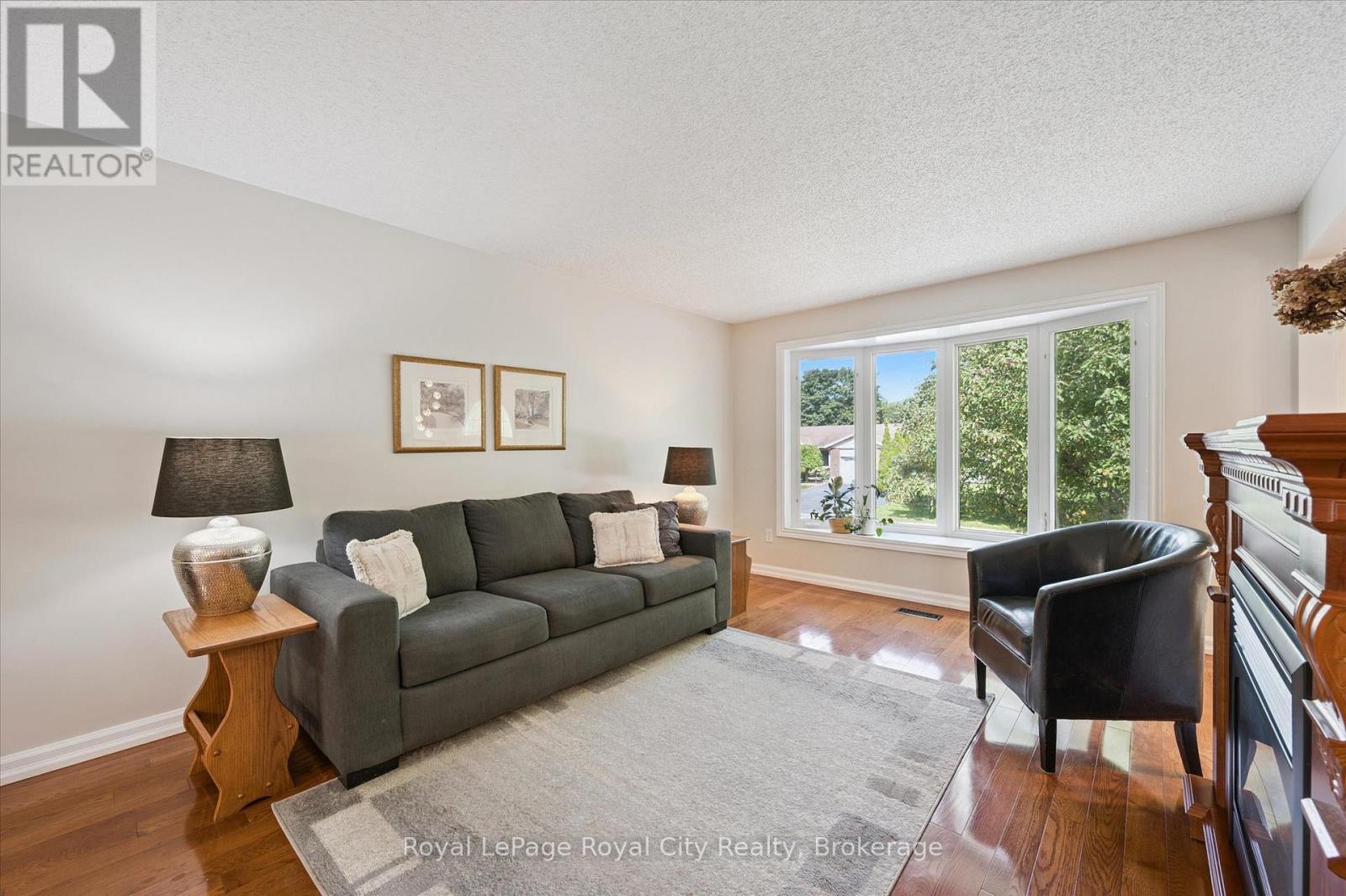 












101 LANDREX BOULEVARD

,
Guelph/Eramosa (Rockwood),




Ontario
N0B2K0

